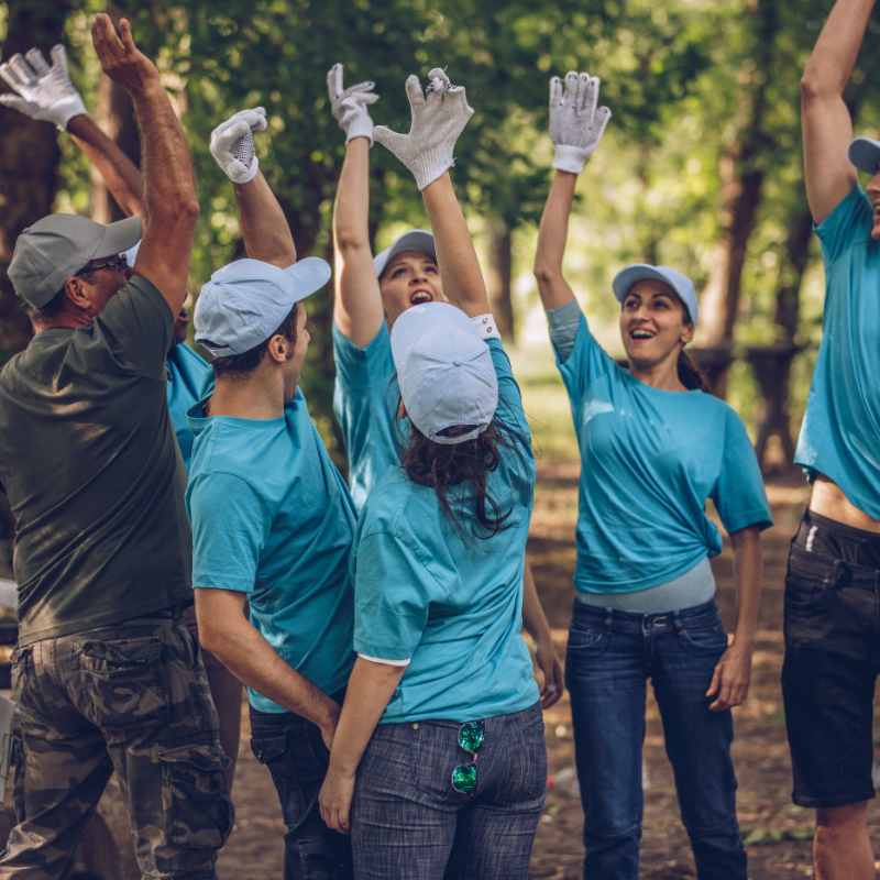 Green and hite Colorful Flat Illustrative Healthy Nutrition Logo (2)